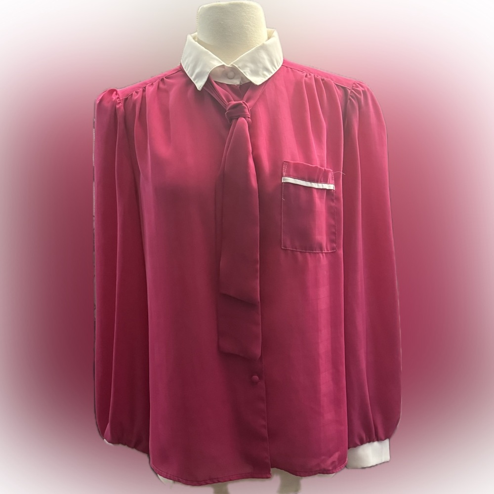 Amazing way to bring back shoulder pads, lightweight blouse for that librarian